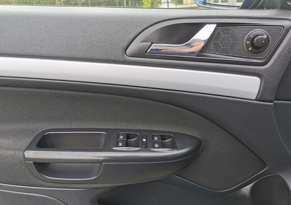 Skoda Octavia cena 17499 przebieg: 305000, rok produkcji 2010 z Złotów małe 407